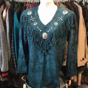 Vintage USA 1980s Western Style Tie Dye Teal Fringe V-Neck Women's Top
